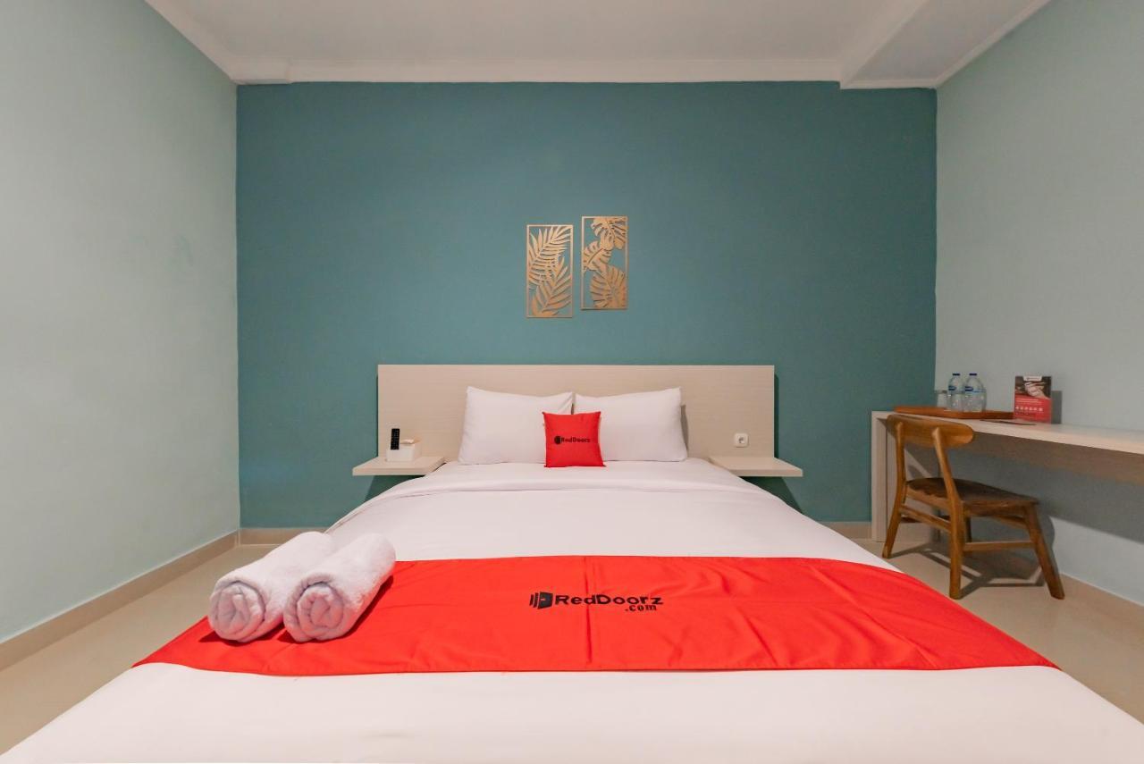 Reddoorz Plus Near Surapati Core บันดุง ภายนอก รูปภาพ