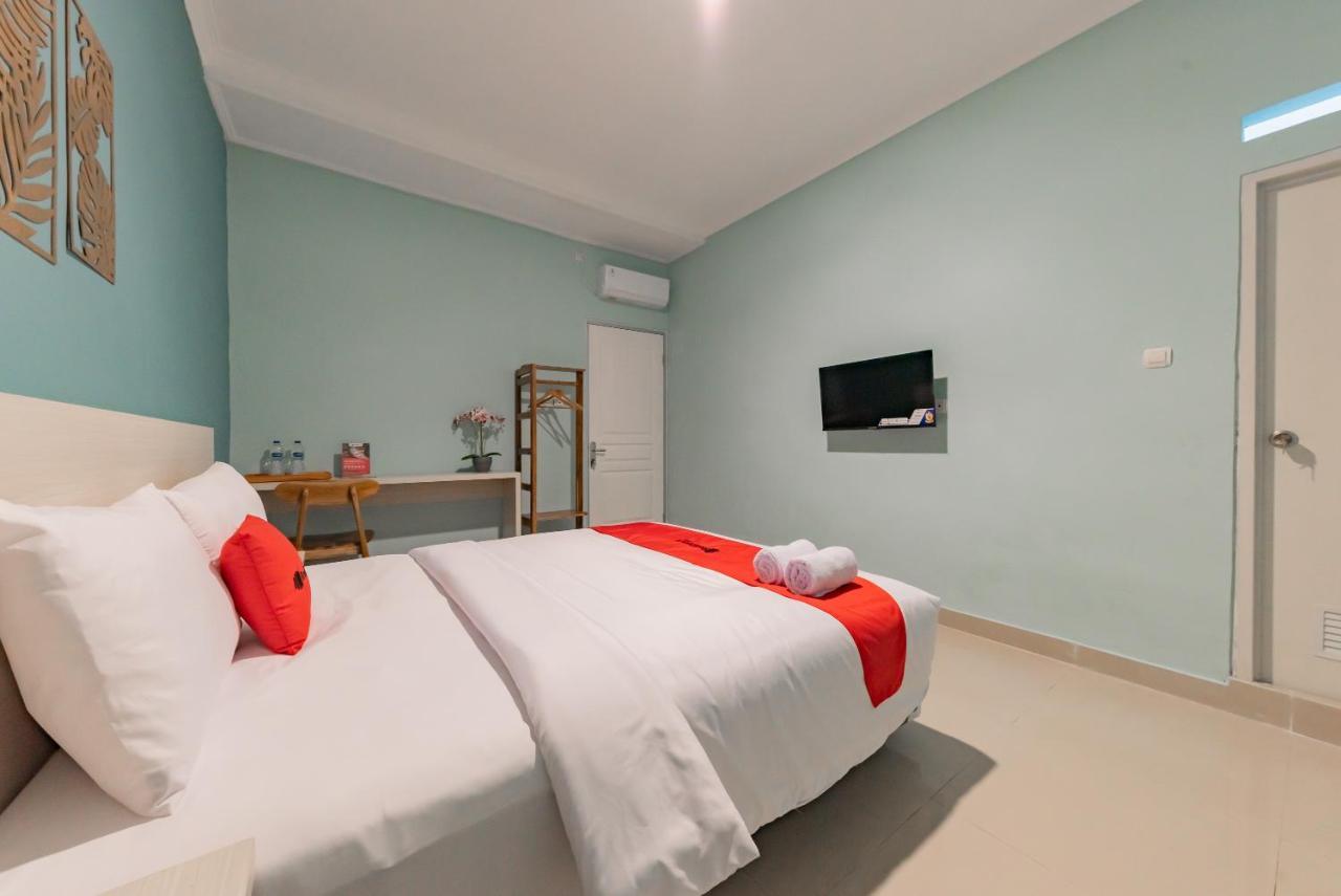 Reddoorz Plus Near Surapati Core บันดุง ภายนอก รูปภาพ